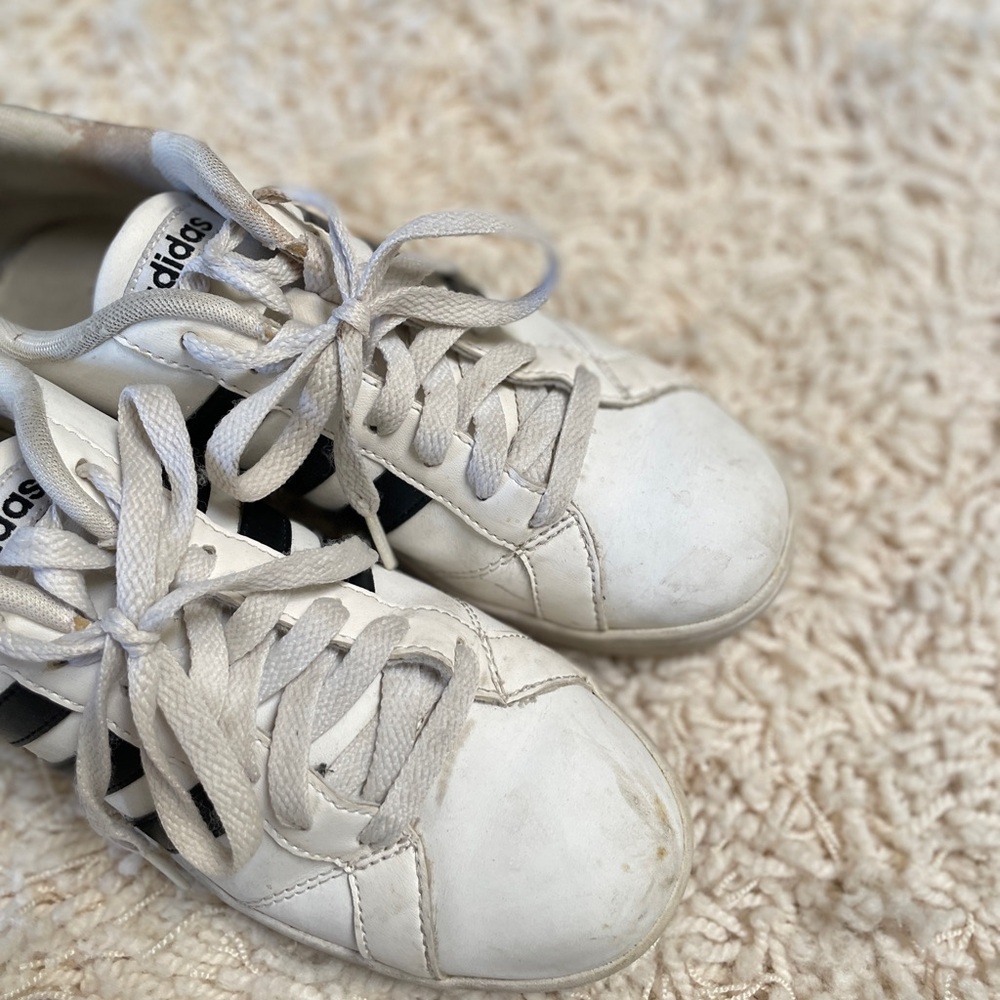 Adidas Classic White Sneakers with Black Stripes - Picture 3 of 9